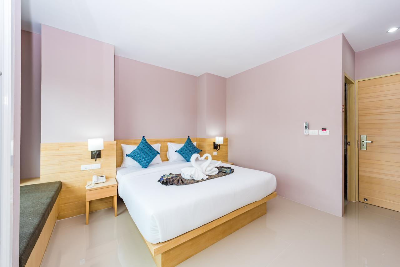 Royal Luxury Hotel Patong Esterno foto