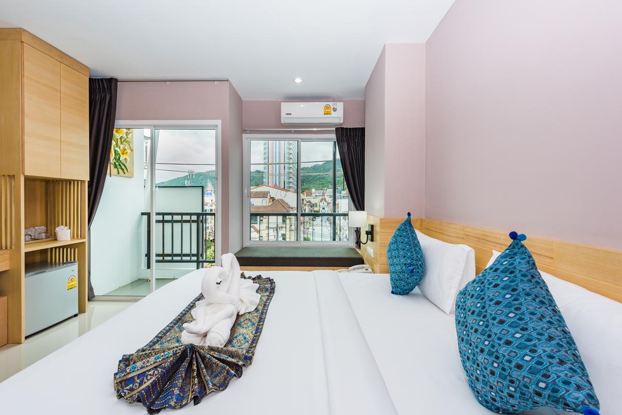 Royal Luxury Hotel Patong Esterno foto