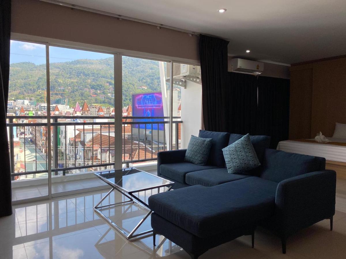 Royal Luxury Hotel Patong Esterno foto